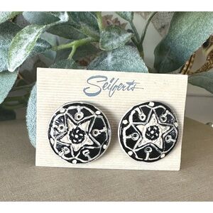 Seiferts vintage 1980’s black/white large circular earrings